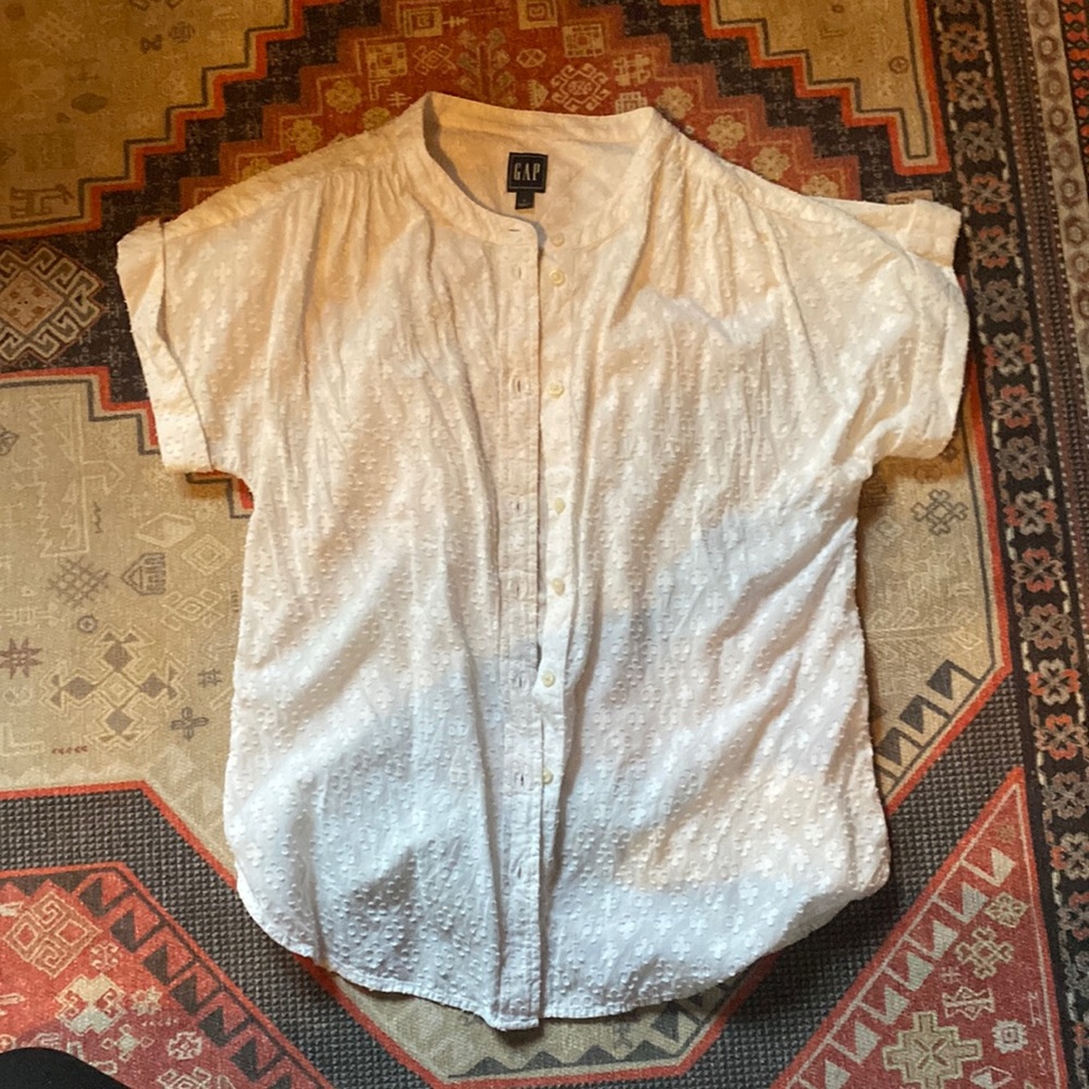 Gap medium white button down